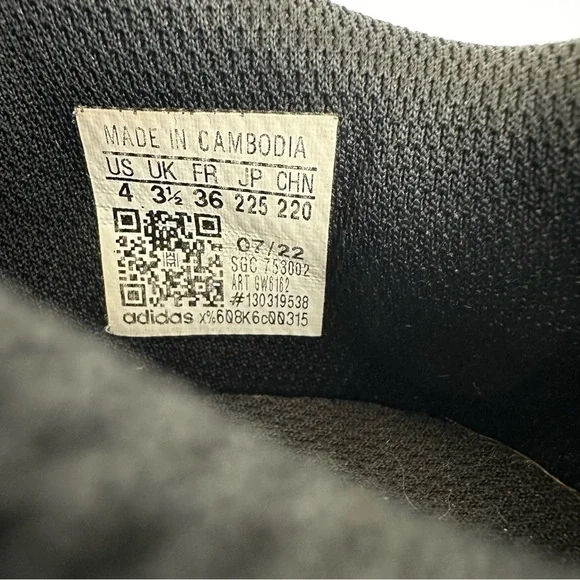 ❌SOLD❌Adidas Soccer Cleats Youth Boys Size 4 Blue White Outdoor Sports - Picture 9 of 11